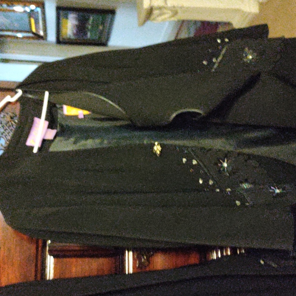 Suit - Picture 2 of 4